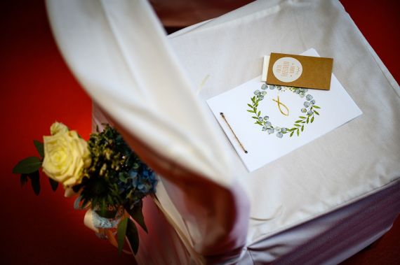 Hochzeit in der Pfarre Wels-St. Franziskus, Oberösterreich. Lovestory von Laura & Patrick.