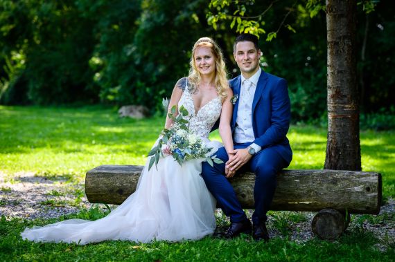 Hochzeit in der Pfarre Wels-St. Franziskus, Oberösterreich. Lovestory von Laura & Patrick.