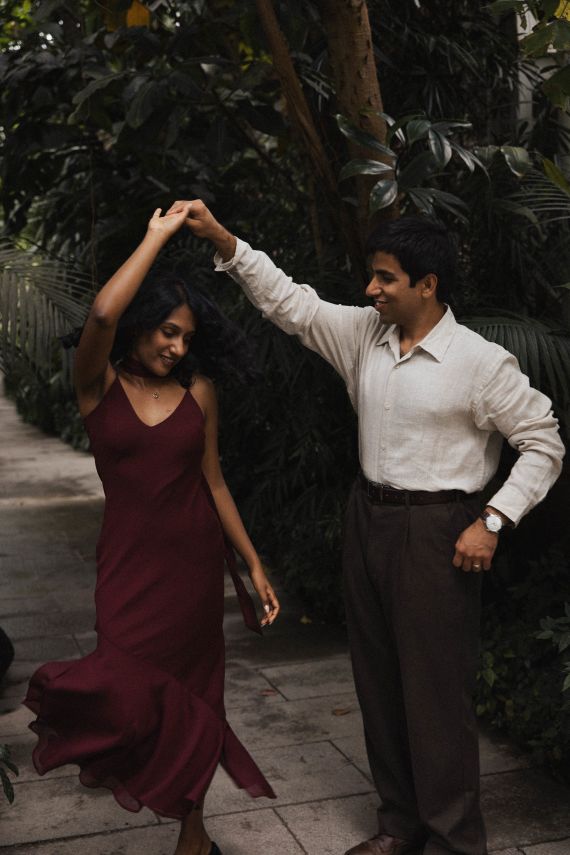 Engagement Shoot im Botanischen Garten München: Ein Pärchenshooting voller Magie