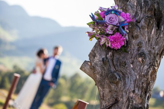 Natürlich und elegant: wunderbares Shooting in ländlichen Ambiente