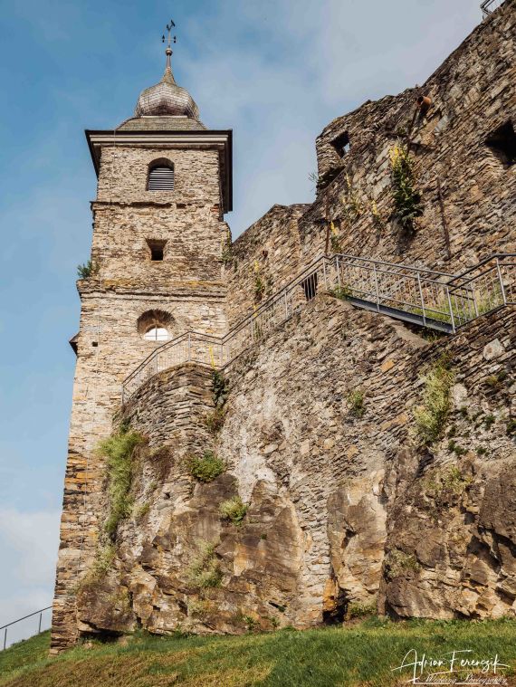 Hochzeit Burgruine Glanegg: Eine Magische Hochzeit in Schwarz