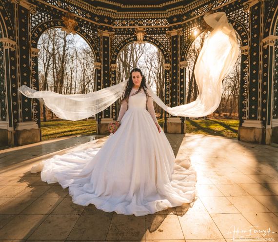 Bettina & Laurins Winterhochzeit: Ein Tag voller Magie im Barock-Pavillon