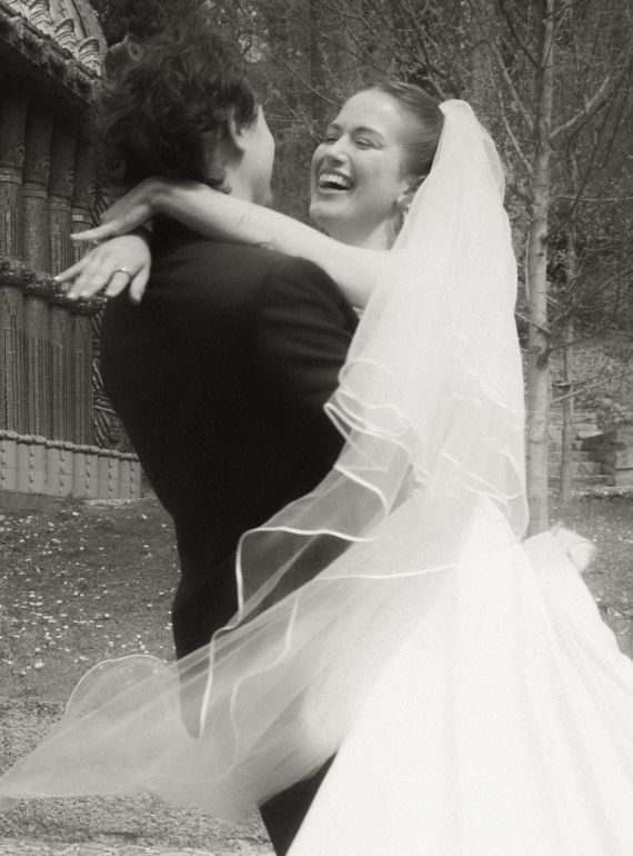 künstlerische Hochzeit in Blautönen in Wien