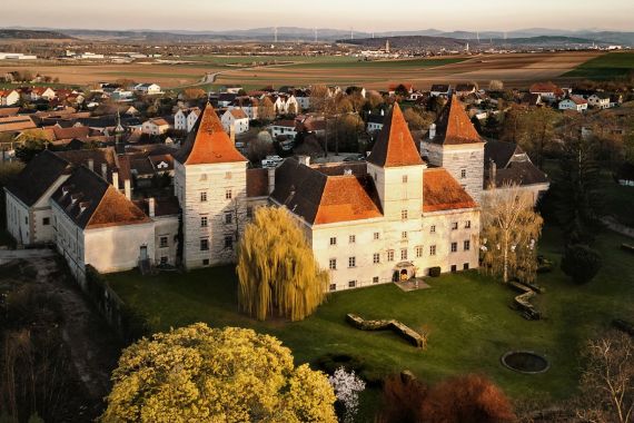 Lena und Ismael – eine Traumhochzeit auf Schloss Walpersdorf