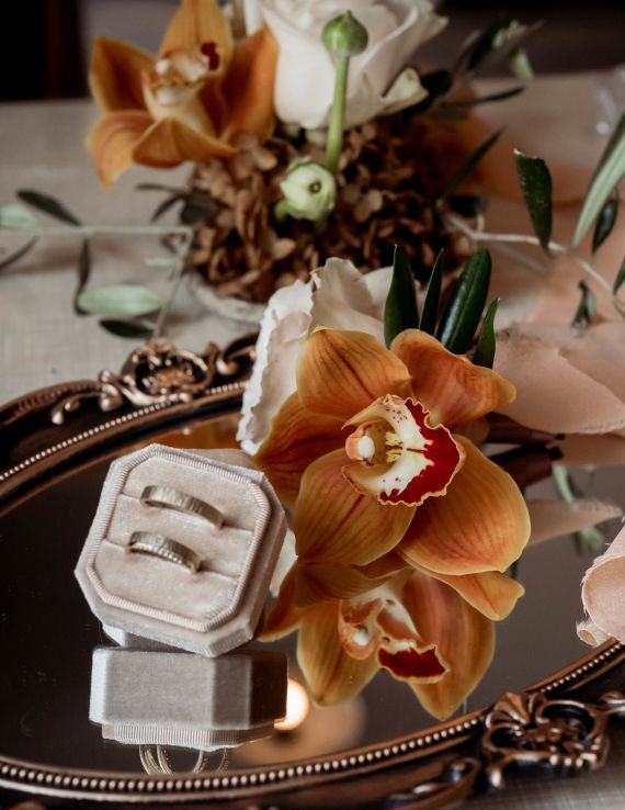 Mocca Magic: An Old Money Affair on the Rails