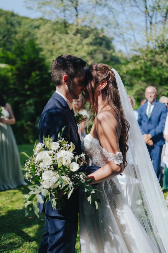 Wunderschöne Gartenhochzeit in Pressbaum in der Villa Kunterbunt 