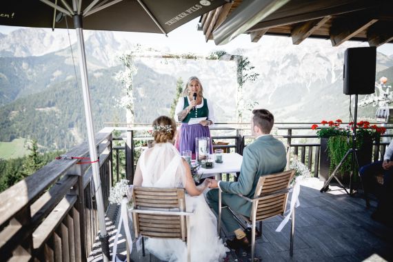 Märchenhafte Sommer-Hochzeit in den Bergen