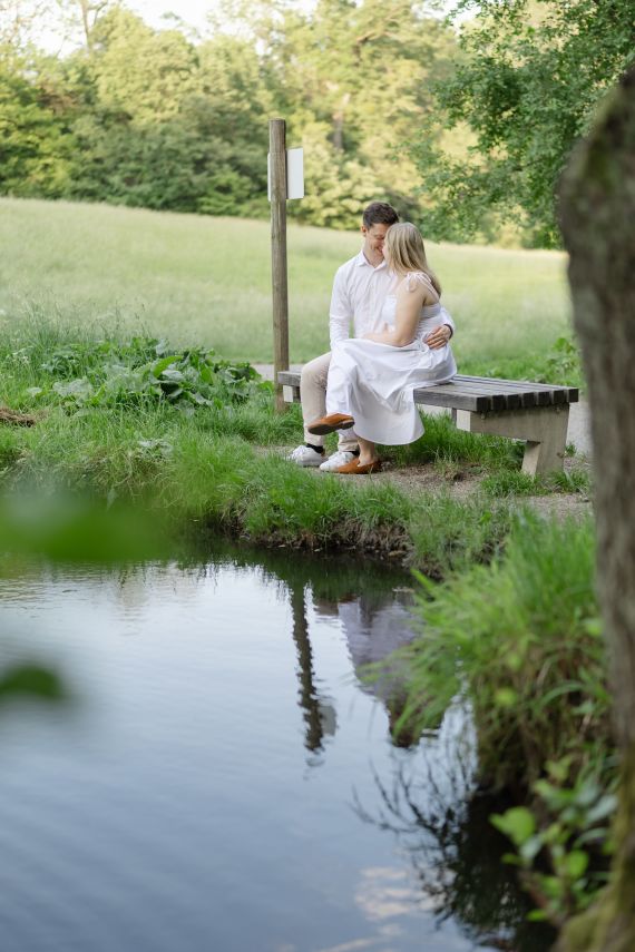 Natürliche, moderne Paarfotografie mit Boho-Charakter
