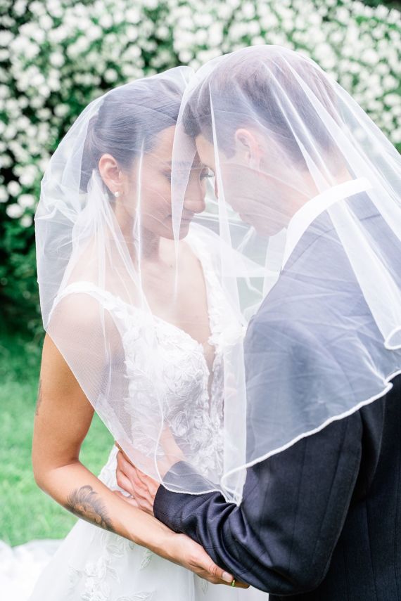 Moderne emotionale Hochzeit in Österreich – Isabella & René