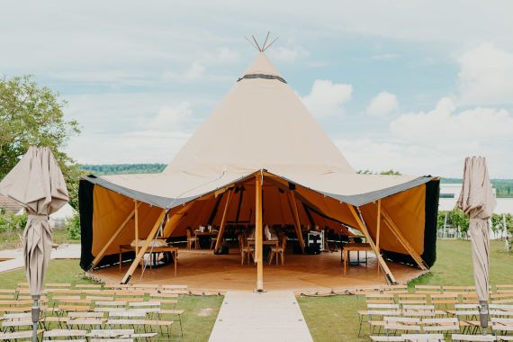Outdoor Boho Hochzeit Franz von Grün