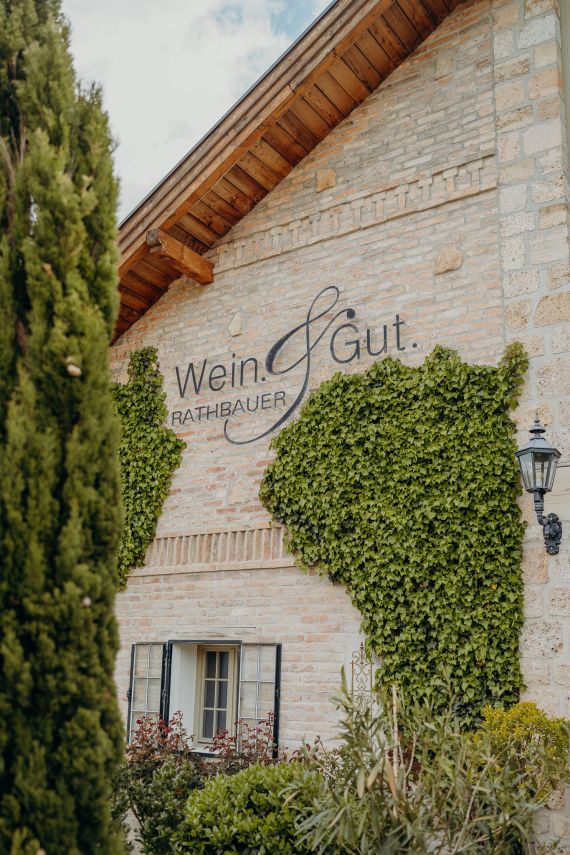 Vintage Hochzeit im Weingut Rathbauer