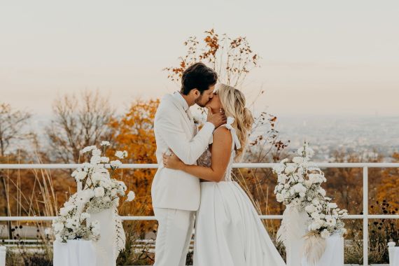 All White Elopement Hochzeit in Wien