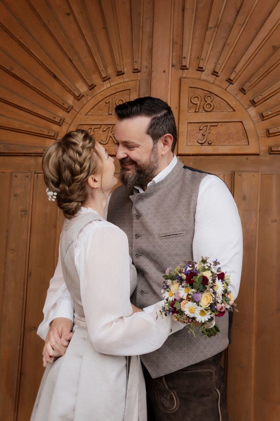 Traditionelle Hochzeit in Österreich inkl. Regen