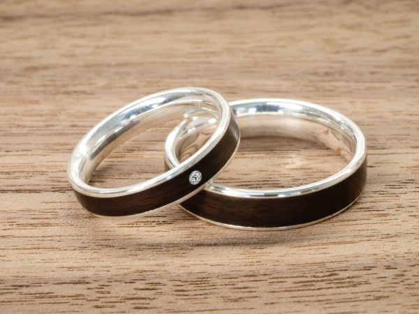 Hochzeitsringe aus Silber & Holz
