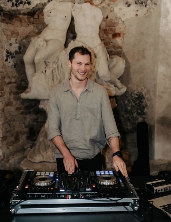 DJ & Live Act - Spätsommer und Herbst 2026 DJ & Live Act - Spätsommer und Herbst 2026