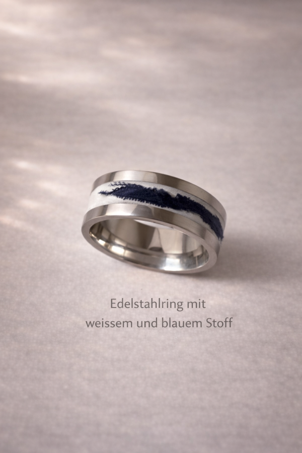 Ring Edelstahl oder Keramik mit euren Erinnerungsstücken wie Sand, Stoff, Blumen