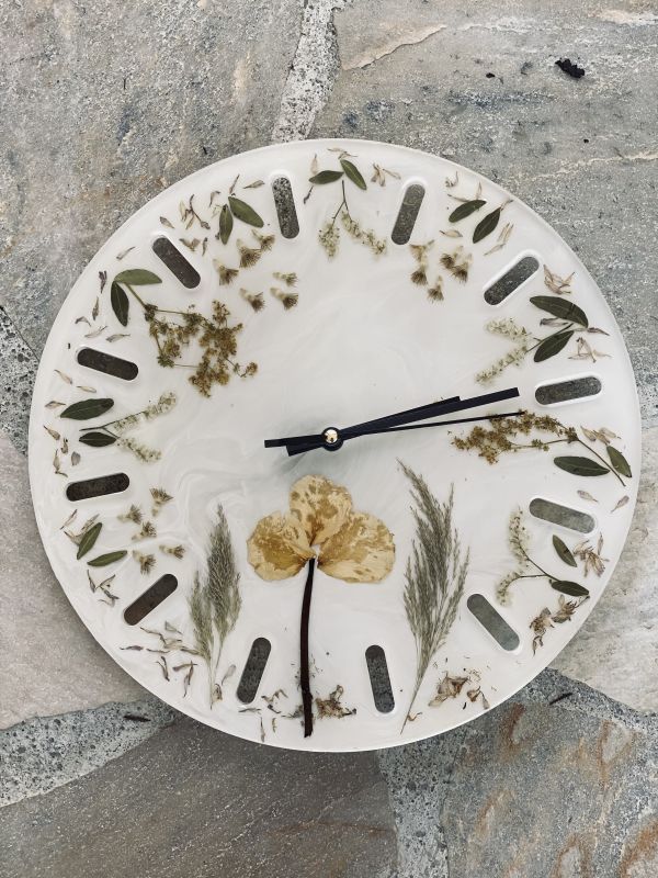 Hochzeitsstrauß konservieren – Handgefertigte Wanduhr aus Resin | Erinnerungen zum Anfassen Hochzeitsstrauß konservieren – Handgefertigte Wanduhr aus Resin | Erinnerungen zum Anfassen