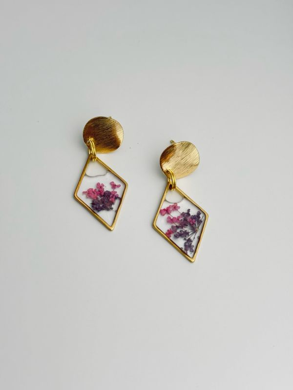 Brautstrauß Schmuck - zarte Ohrringe mit Geschichte Brautstrauß Schmuck - zarte Ohrringe mit Geschichte