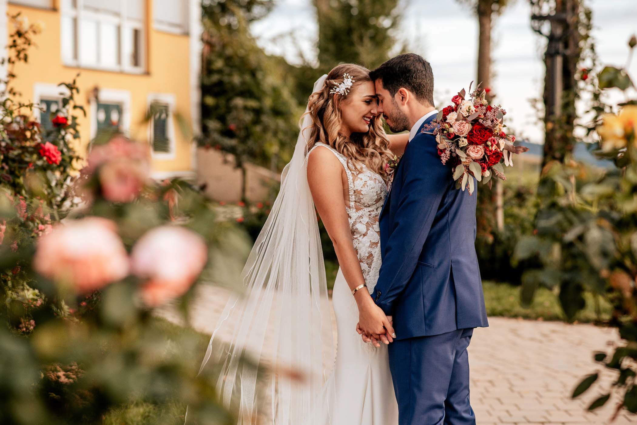 Internationale Hochzeit in den österreichischen Weinbergen im Weinschloss Thaller