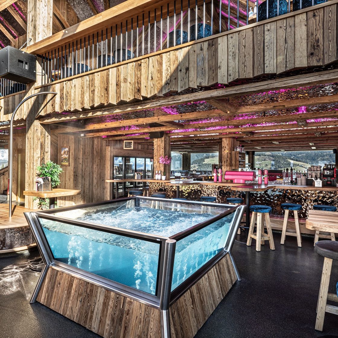 Aster's MOUNTAINCLUB