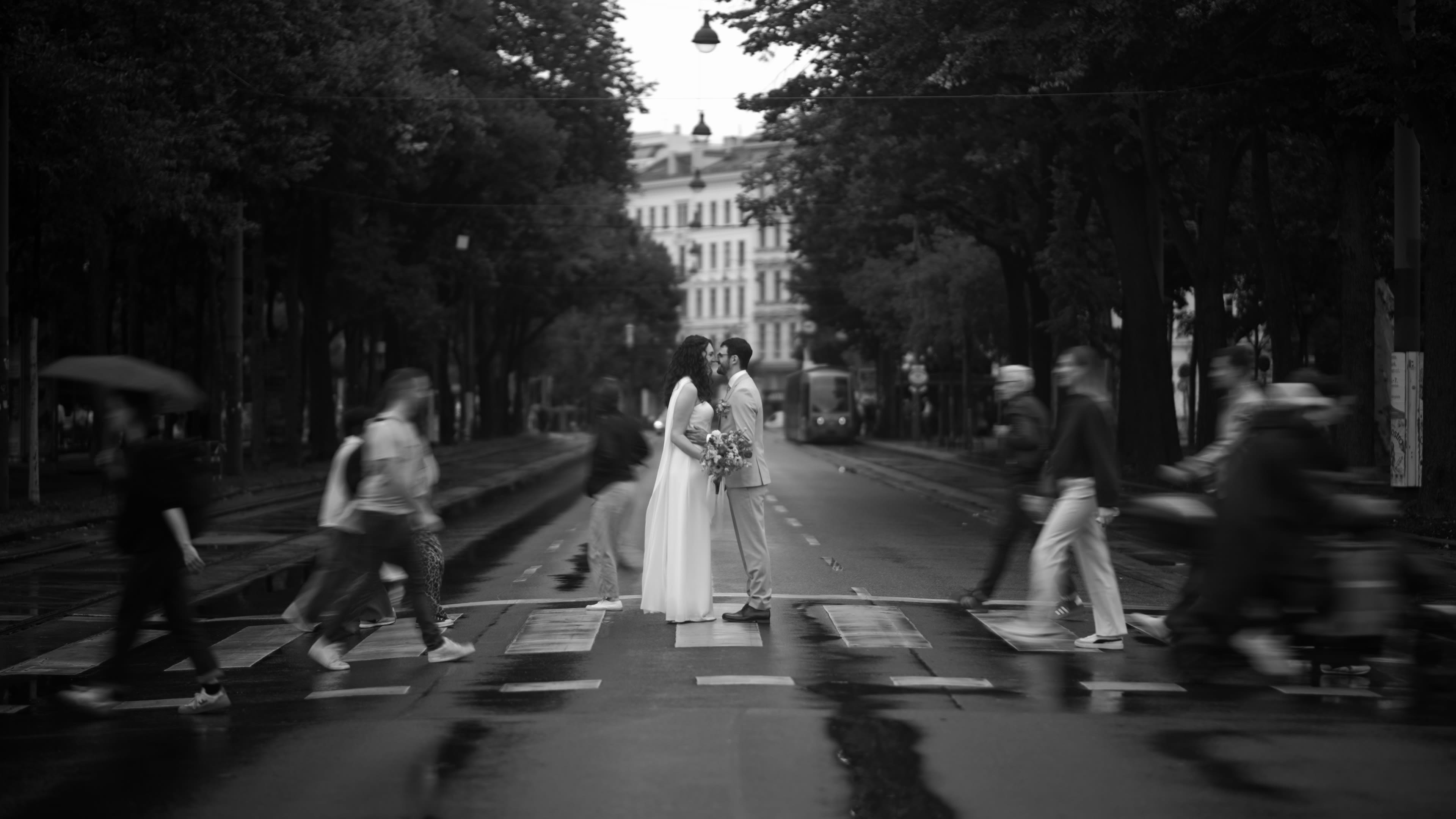 „... Wien nicht ohne Prater, Lindenberg nicht ohne Hut, Gin nicht ohne Tonic – und ich eben nicht ohne dich.“ „... Wien nicht ohne Prater, Lindenberg nicht ohne Hut, Gin nicht ohne Tonic – und ich eben nicht ohne dich.“