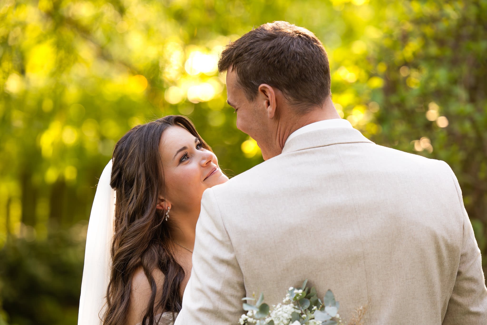 Ein Frühling voller Liebe bei einer Hochzeit in Niederösterreich