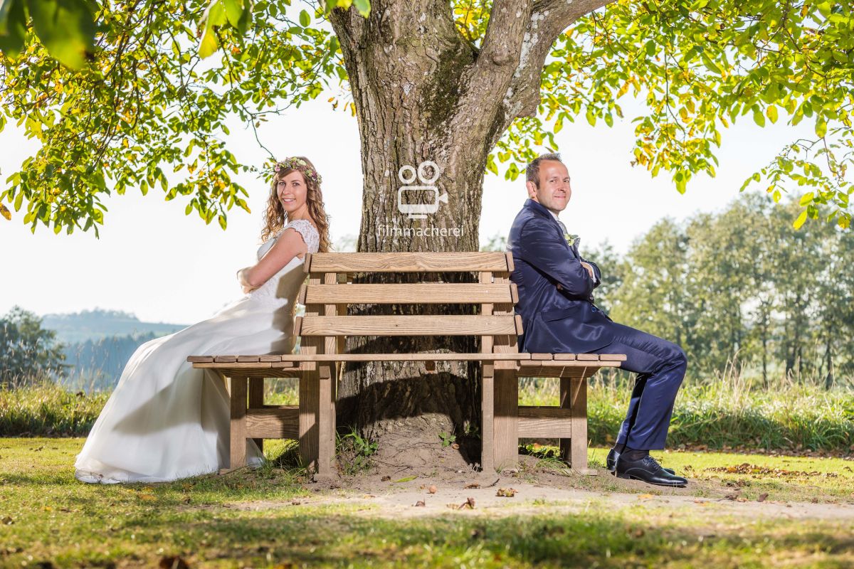 © https://media.hochzeit.click/image/upload/w_1200,c_fill,dpr_auto,f_auto/v1632589298/hochzeitclick01/fhbnsjwsjx2us7phqhca.jpg filmmacherei