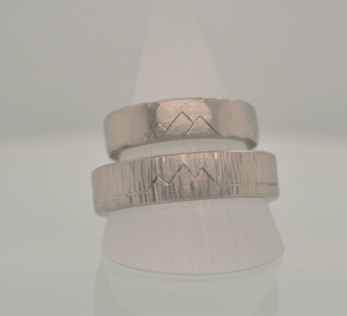 © https://media.hochzeit.click/image/upload/w_1200,c_fill,dpr_auto,f_auto/v1692873042/hochzeitclick01/107520/franelli-ringmanufaktur-ringe-schmuck-aus-BadIschl-uebersicht-by-hochzeitclick-1692873026676.jpg Franelli Ringmanufaktur