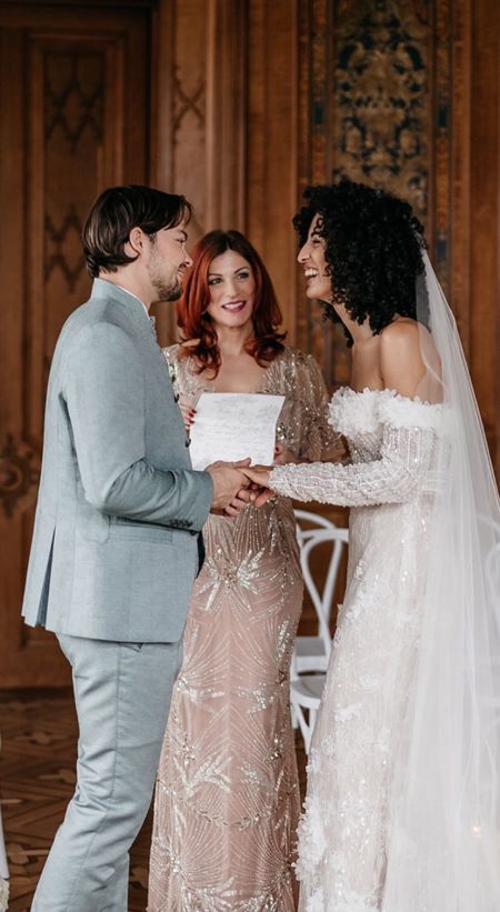 Nina Fleisch Traurednerin & Hochzeitssängerin