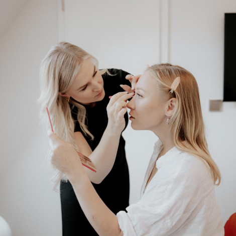 Jennifer Bibik Hair & Make-up Artist