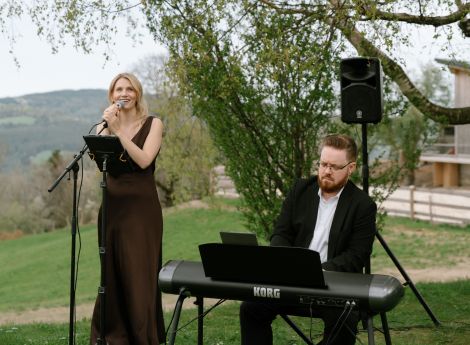 Alina Toifl Music