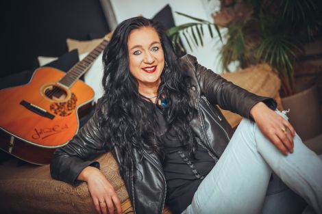 Jolina Carl