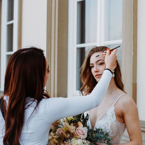 Viola König Hair & Makeup Artist