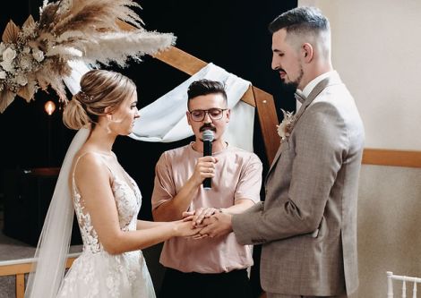 Freier Redner Edgar Breitenbach (Hochzeiten, Beerdigungen, Kiwis)