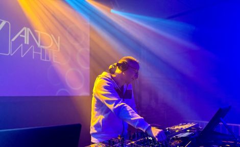 DJ ANDY WHITE