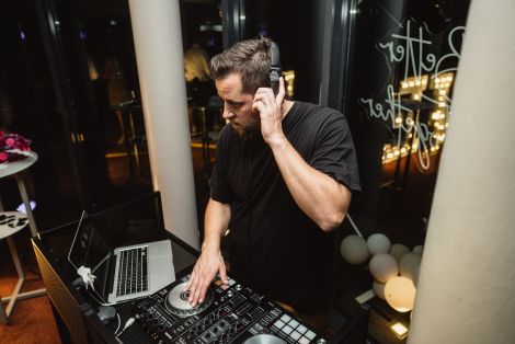 DJ Lazy Bee