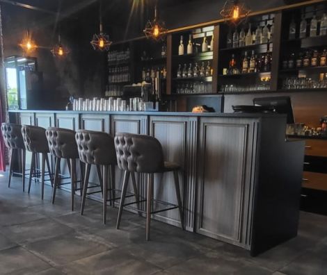 Lujo Lounge Restaurant & Bar