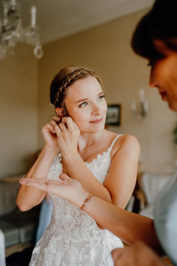 Brautstyling &  Make-up Artist Victoria Greinecker