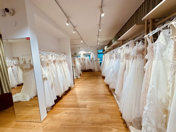 Monja's Wedding Lounge