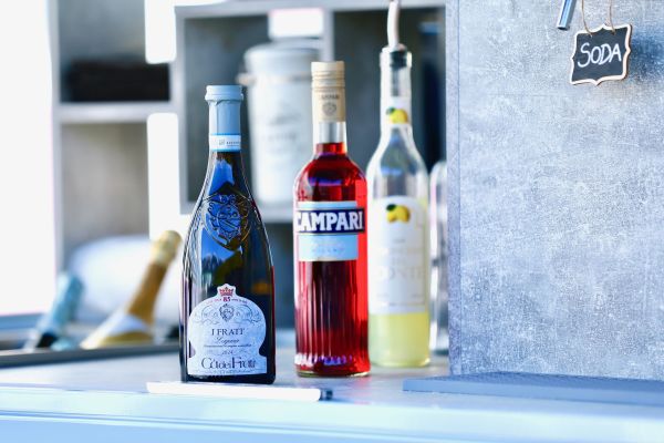 APE Rolling Bar on wheels