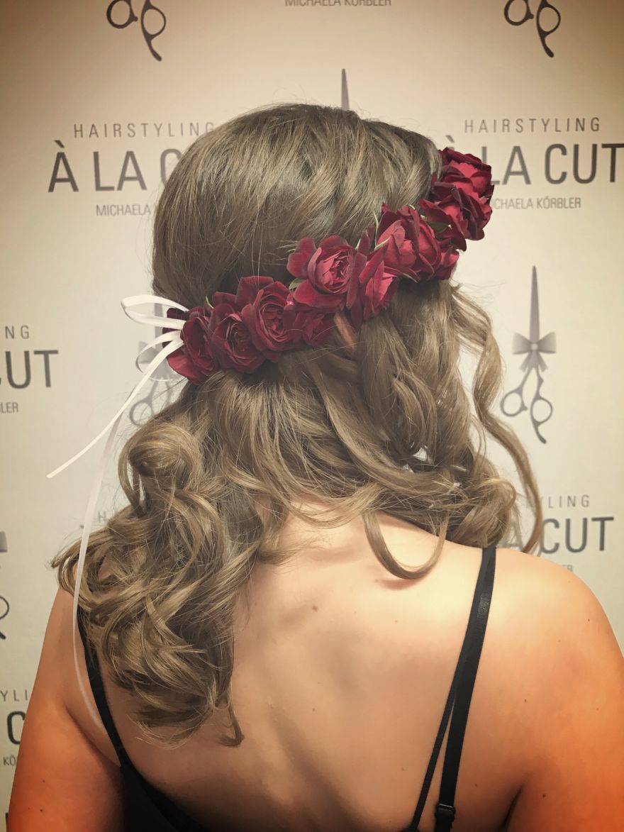Hairstyling À LA CUT