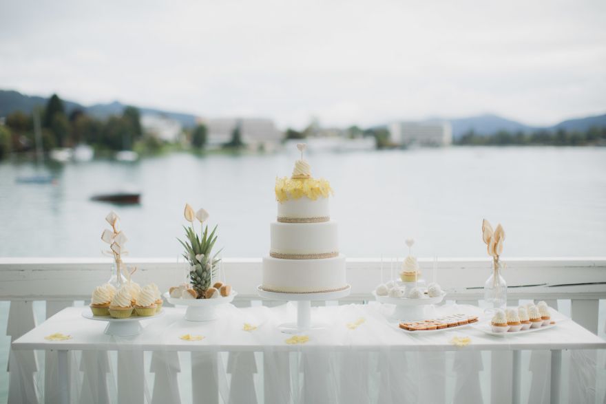 Mehlspeisenfräulein