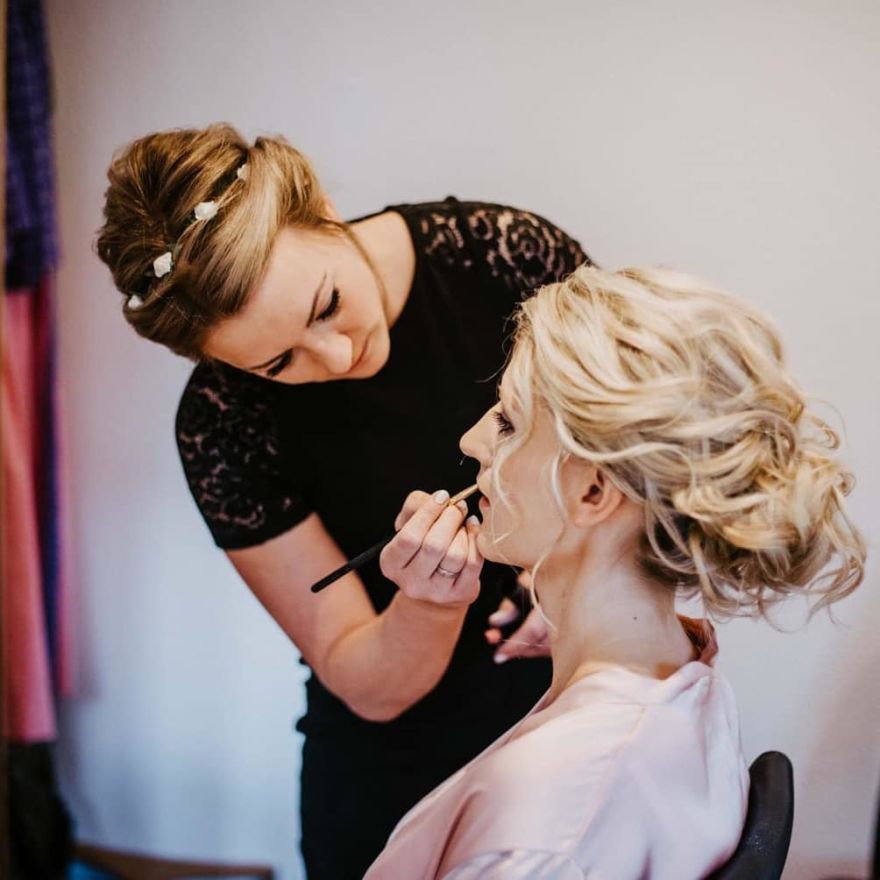 EckHaart Hairstyle & Beauty