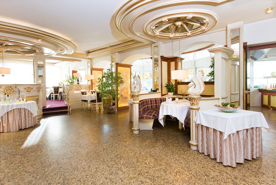 AKZENT Hotel Altdorfer Hof