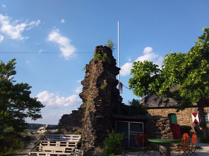 Burgruine Grevenburg. Burgschenke Grevenburg