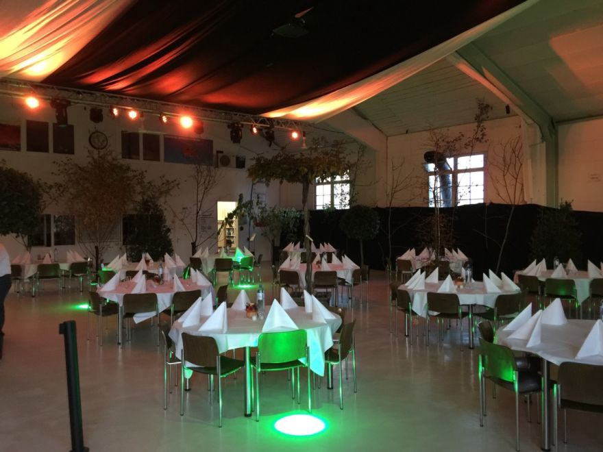 Hangar B2