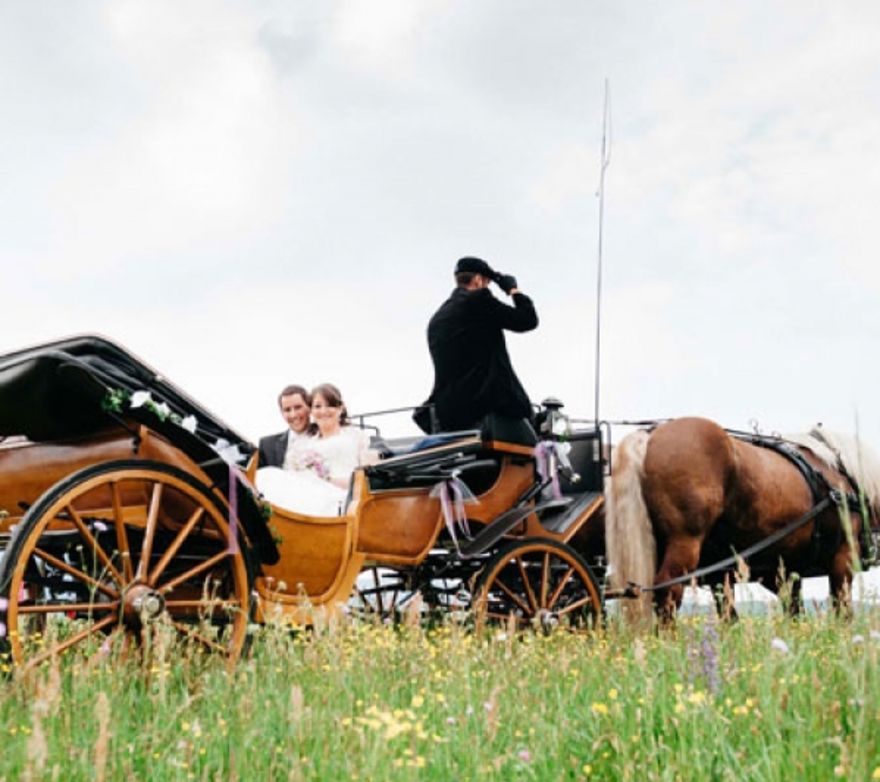© https://media.hochzeit.click/image/upload/w_1800,c_fill,dpr_auto,f_auto/v1666108740/hochzeitclick01/47798/hochzeit-257-11_L.jpg Noriker Haberle