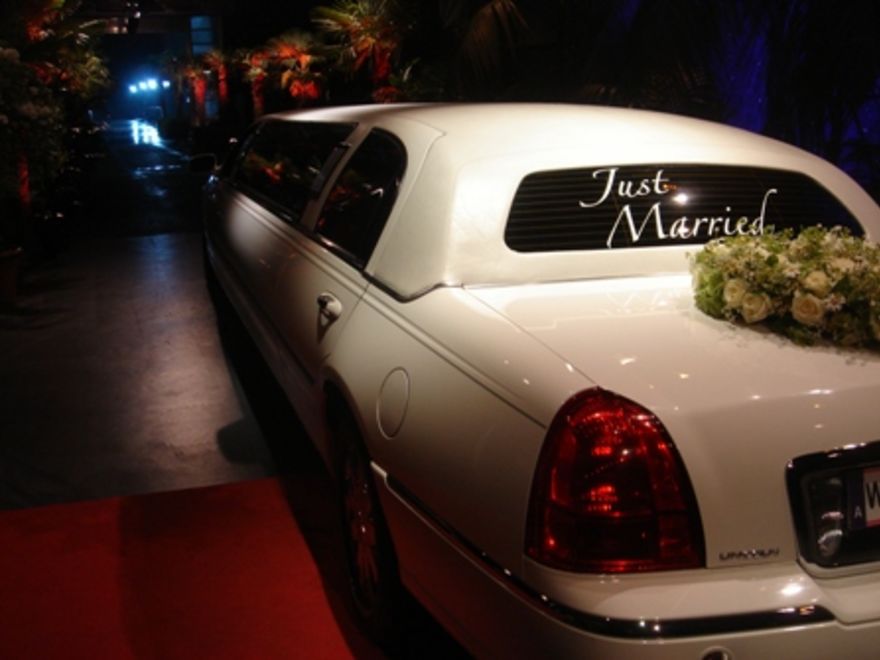 © https://media.hochzeit.click/image/upload/w_1800,c_fill,dpr_auto,f_auto/v1666108810/hochzeitclick01/47756/hp-6.jpg VIP Limousine Vienna
