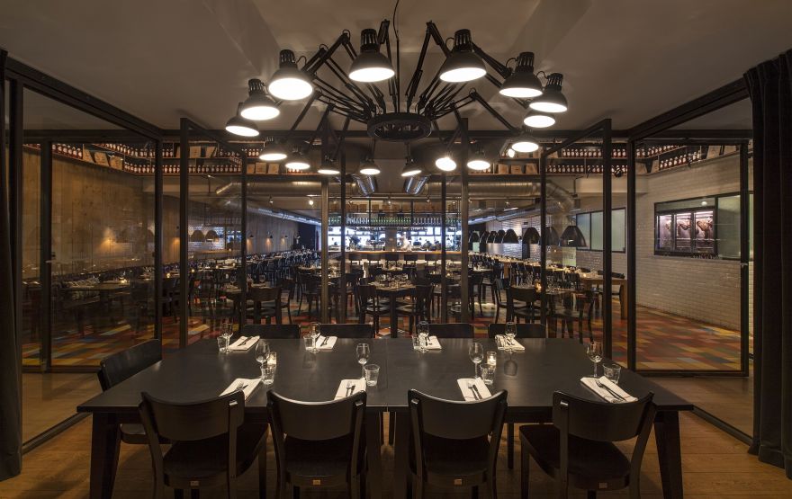 © https://media.hochzeit.click/image/upload/w_1800,c_fill,dpr_auto,f_auto/v1666108920/hochzeitclick01/4061/julius-bar-hochzeitslocation-wien.jpg Restaurant Julius
