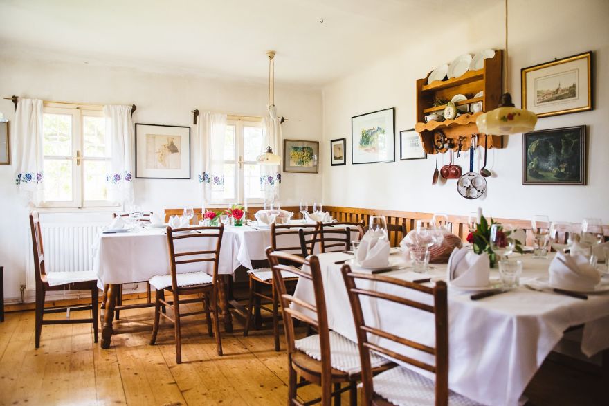 © https://media.hochzeit.click/image/upload/w_1800,c_fill,dpr_auto,f_auto/v1666109165/hochzeitclick01/32840/erikas-buschenschank.jpg Erika's Buschenschank